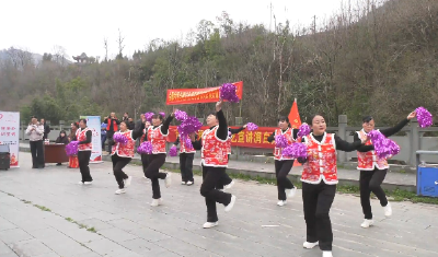 郧阳区白桑关镇：百姓舞台传新风 文艺宣讲聚民心