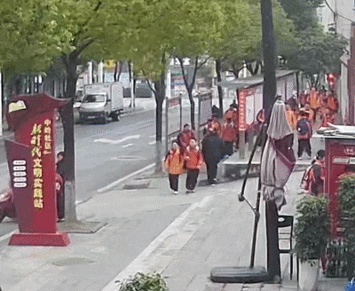 十堰郧阳：学雷锋践行动！郧阳少年以微善传递正能量