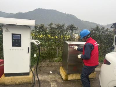 国网郧县供电公司五峰供电所：电力护航赏花季  网格服务暖人心