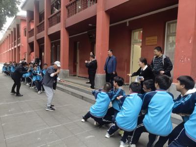 郧阳区一中举行“进位挑战·进步擂台”活动