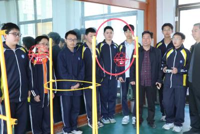 郧阳区实验中学：校园里“飞”出科技梦