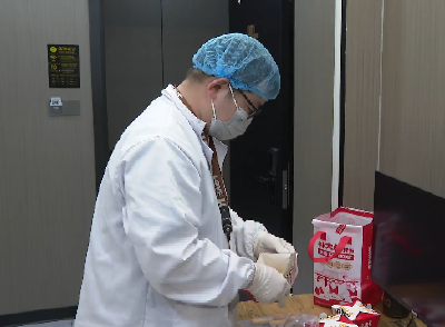 郧阳区：抽检网络餐饮 严守群众指尖上的食品安全