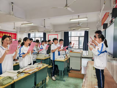 郧阳区一中：经典诵读润校园 以赛促学育新人