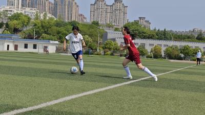 郧阳区实验中学在足球联赛上创佳绩