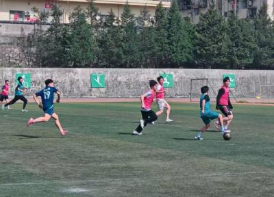 郧阳科技学校：校际足球赛 青春展风采