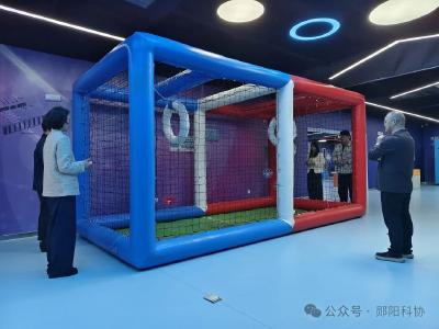 郧阳区科技馆成功引进无人机足球展项