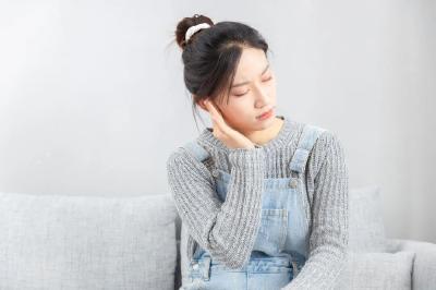 棉签、挖耳勺别乱用！正确护耳这样清理才安全