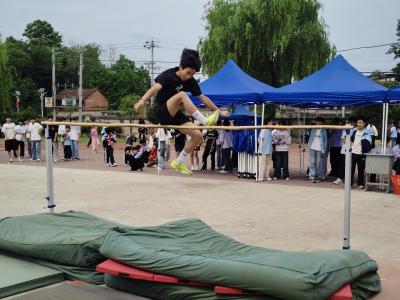 郧阳区刘洞镇：趣味运动展风采  乡村少年向未来