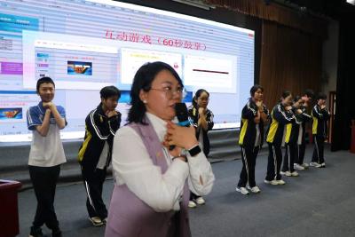 郧阳区实验中学举行九年级学生考前减压赋能活动