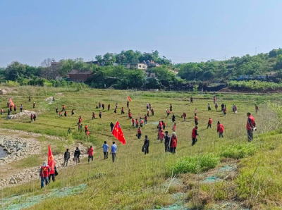 郧阳区青龙泉社区：党建引领聚合力 志愿护水守清流