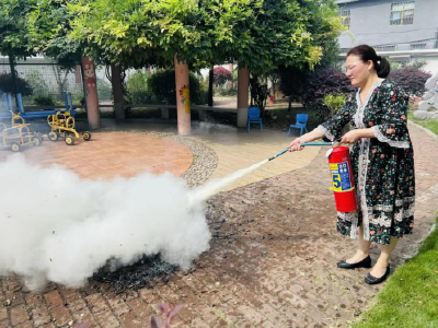 郧阳滨江新区幼儿园：消防“练兵” 护航童心