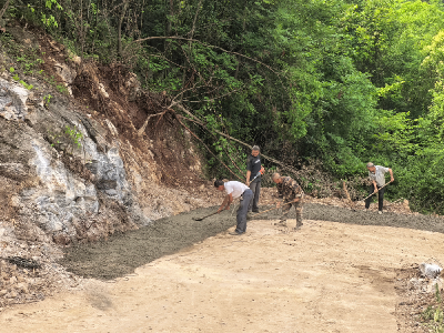 郧阳区刘洞镇程营村：干群齐心共建平安家园