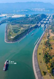 三峡工程正式开工30周年丨一坝横跨两岸 一江碧水东流