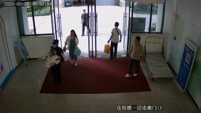 生死时速！孕妇晕倒电梯间 保安急救跑赢黄金四分钟