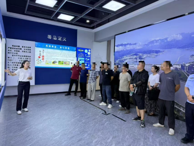 沉浸式学法 零距离识毒