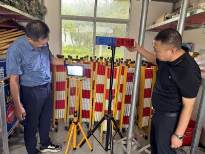 夷陵区交通部门开展汛期公路安全检查
