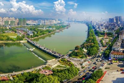 进一步拧紧责任链条 坚决守牢安全稳定底线