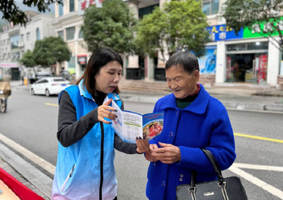 “家门口”的社保摊，政策认证一次搞定