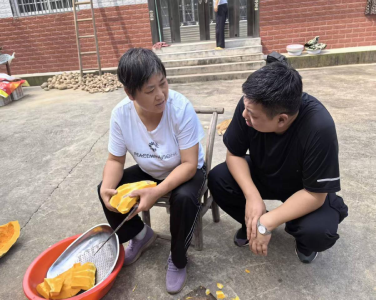 牛坪院落听“反诈” 田间地头见“青”干