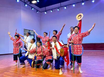 情暖重阳 悦享银龄：鸦鹊岭镇庆重阳活动暨老年学校教学成果汇演精彩纷呈