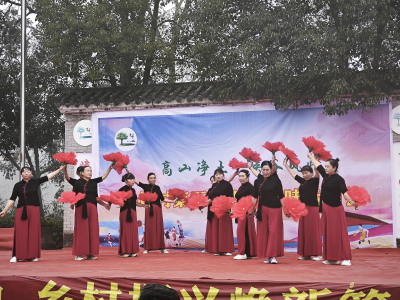 干群同心聚合力 文体交融促振兴