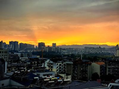 夷陵：晚霞暖城、晨雾叠山成市民“惊喜盲盒”