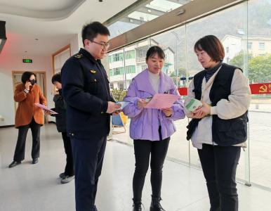 尊宪崇法 | 宪法宣传进社区 法治建设谱新篇