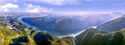 西陵峡口南津关：一江碧水映彩林 雄关胜景入画来