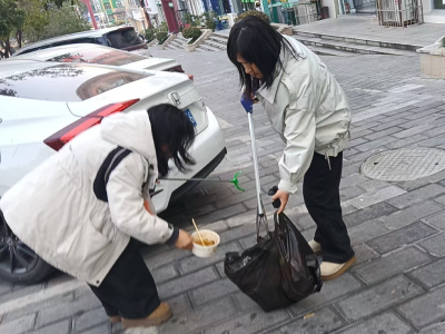 清扫家园死角，共创文明峡江