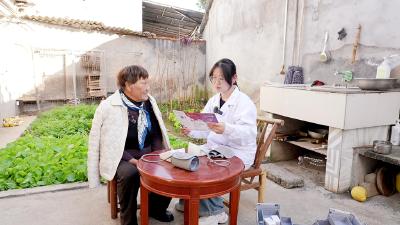 李婧凤：普溪河村的“00后”健康守门人