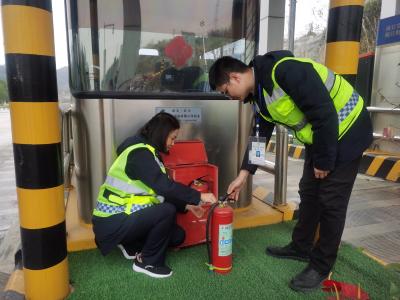 元旦保畅进行时 安全服务“不打烊”