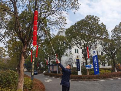 新春装扮暖春运 宜昌北收费站打造“年味”归途