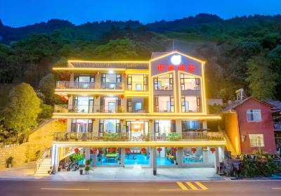 【返乡创业正当时】满屋新春客！返乡游子将峡江味道酿成民宿好生意