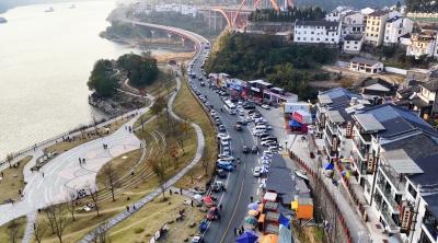 从小镇到“潮镇” 乐天溪来了群年轻人