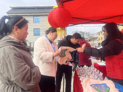 “春风行动”送好岗，禁毒普法保平安