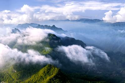 雨后云海映奇峰 三国传说添胜景