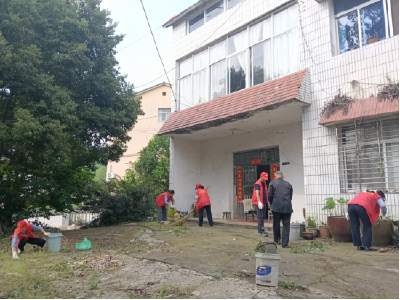 南津关村：志愿服务进家门 清洁家园护平安