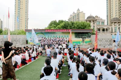 东湖初中：唱响青春旋律 凝聚班级力量