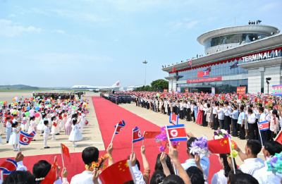习近平出席金正恩举行的欢送仪式