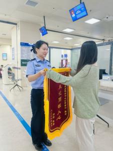 以“小窗口”服务“大民生” 用专业温度赢得群众口碑