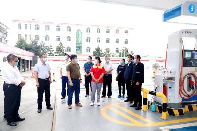 刘明锋调研节前安全生产、疫情防控、节日保供等工作