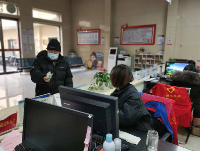 耄耋老人交党费 永葆本色显党性