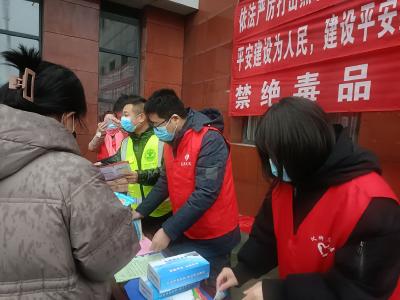 伙牌镇：送福送春联 平安过大年