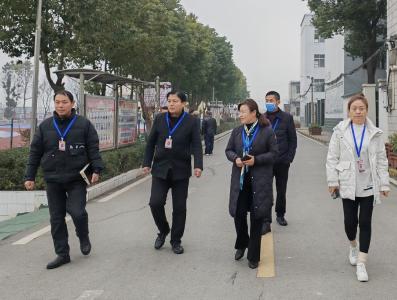 人大代表进校园 筑牢师生安全防护网
