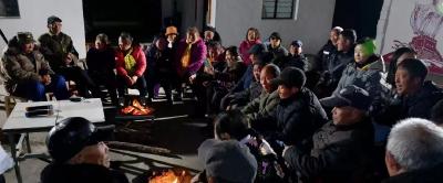 “围炉夜话”搭起干群“连心桥”