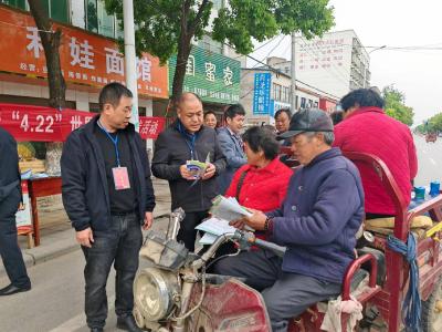 代表群众共携手 维护地球绿底色