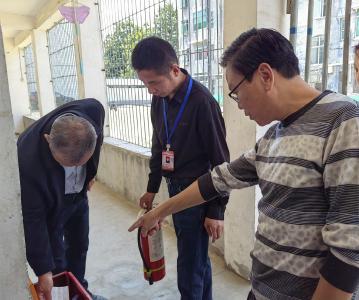 心系教育发展  筑牢安全防线