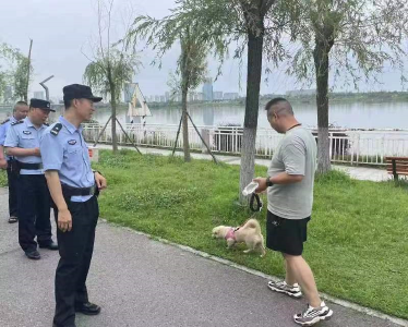 襄州区公安局：端午假期劝导文明养犬