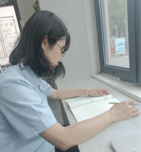 襄州区文化和旅游局组织女职工开展“紫薇书香 凤鸣襄州”主题阅读活动