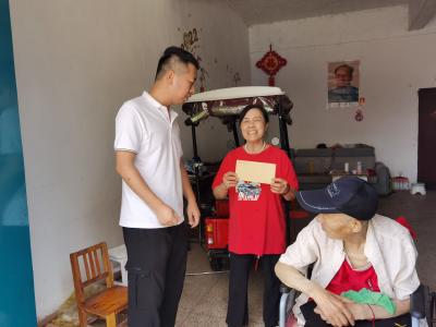 黄龙镇：贴心关怀老党员 传递组织温暖